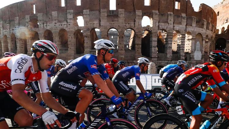 Capitolina Ultima tappa del  106esimo Giro si è corsa tra le strade di RomaLa gioia Il presidente Sergio Mattarella ha premiato il vincitore del Giro Primoz RoglicIl colpo finale Mark Cavendish ha conquistato la sua diciasettesima vittoria al Giro d’Italia