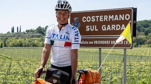 Stefano Tonolli in bicicletta