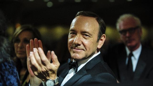 Kevin Spacey lascia guida Old Vic Londra
