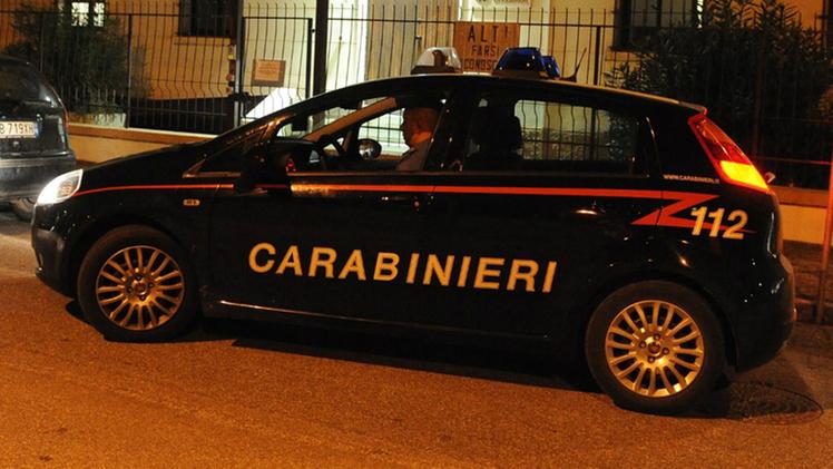Un'auto dei carabinieri (foto Archivio)