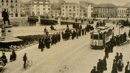 Ponte Navi nel 1908 con l’inaugurazione del primo tram elettrico