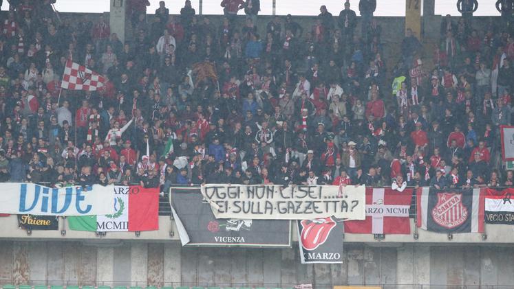 I tifosi del Vicenza al Bentegodi