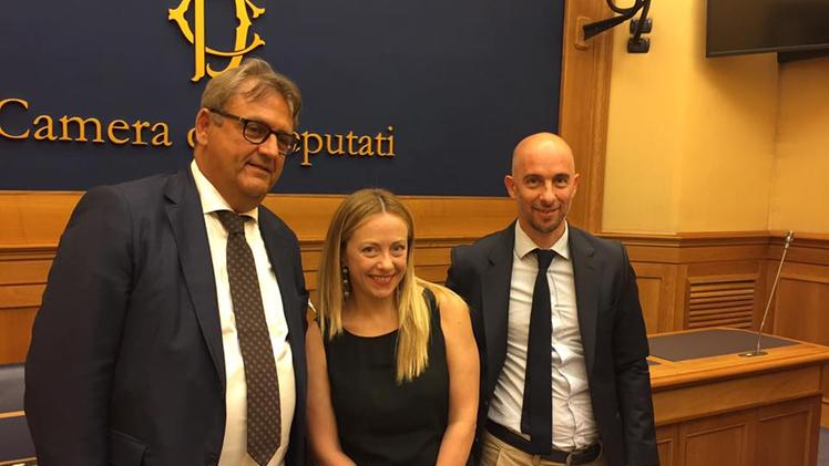 Il senatore Bertacco con Giorgia Meloni e Ciro Maschio