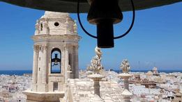La vista dal campanile della cattedrale di Cadiz, già porto fenicio e romano
