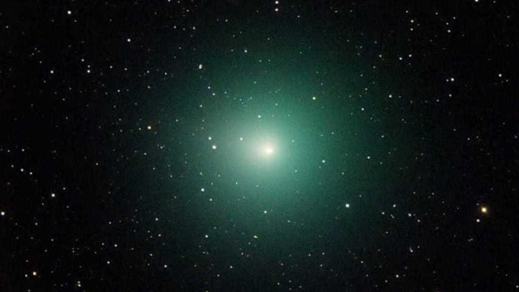 La cometa di Natale fotografata da Magnabosco. È ancora visibile