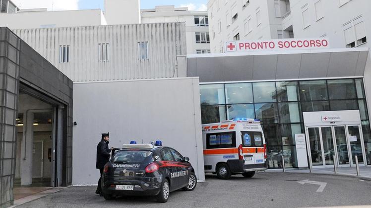 Carabinieri di Legnago all’ospedale di Legnago dove è stata ricoverata la 56enne