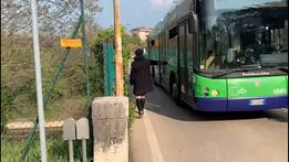 Autobus in via Menegone