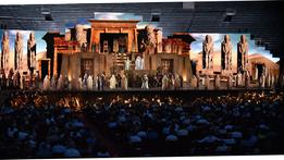 Spettacolo unico  Una delle rappresentazioni di Aida in questa nuova edizione del festival areniano 