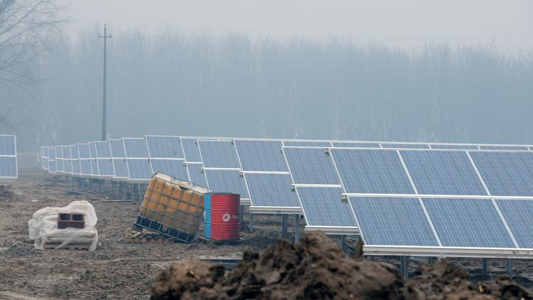 Un impianto fotovoltaico in un terreno della campagna veronese