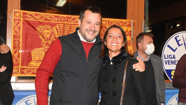 Matteo Salvini con la candidata sindaco di Bovolone Silvia Fiorini DIENNEFOTO