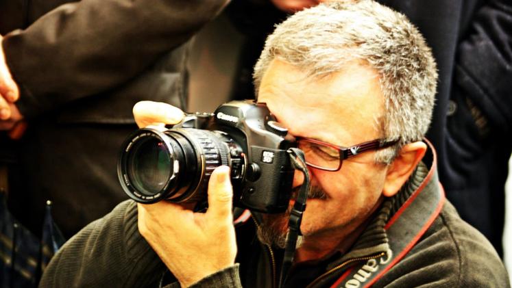 Marco Ambrosi, fotografo, morto a  62 anni