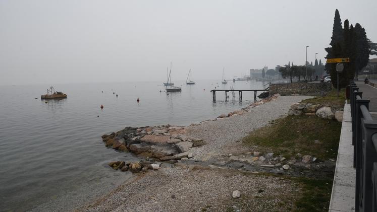 La spiaggia di San Faustino: Faltracco è morto in quel tratto di lago