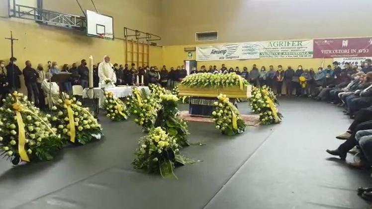 Il funerale di Nicola Partelli (foto Pecora)