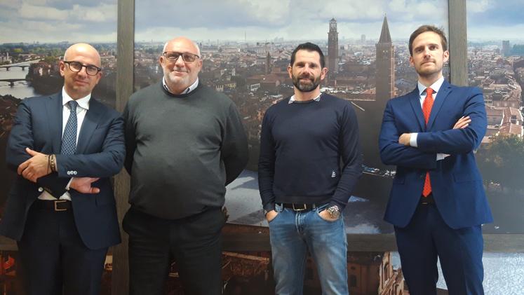Giulio Fezzi, presidente di Phoenix Capital, con Enzo Zanin, Sergio Pellissier e l’esperto Alberto Medici nella redazione de L’Arena