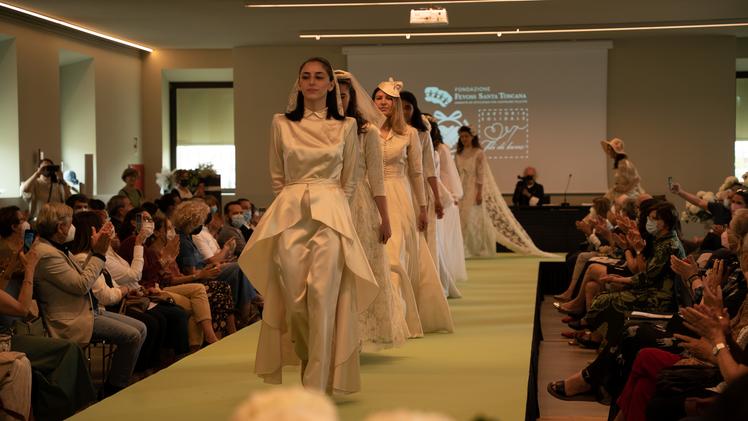 Sfilata vestiti da sposa Fondazione Fevoss Santa Toscana
