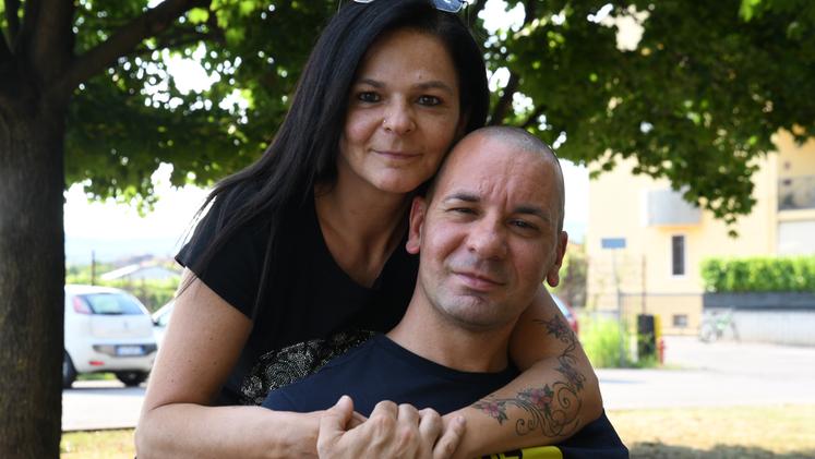 Fratelli Davide Baltieri con la sorella Serenella che gli ha donato un rene FOTO PECORA