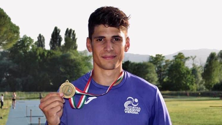Giacomo Bertoncelli dell'Atletica Insieme è bronzo nei 400 HS