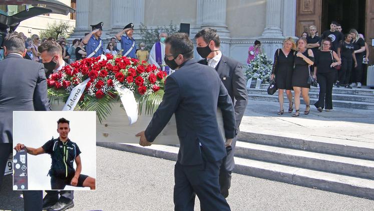 I funerali di Filippo Bari a Isola Vicentina (Foto CISCATO)