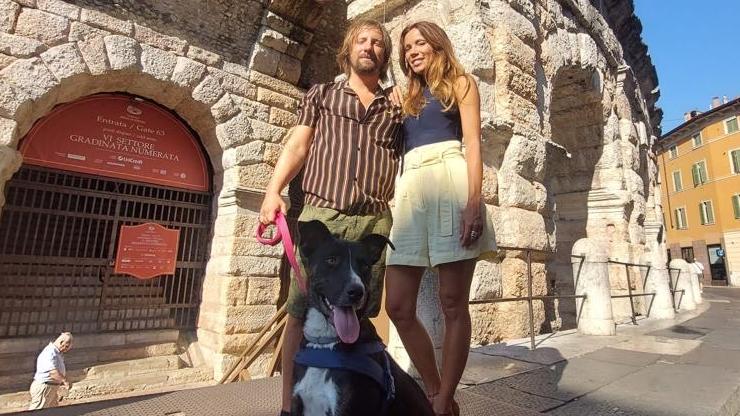 Elia e Giulia di ritorno a Verona con la nuova «amica» Leda