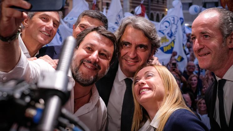 Meloni con Zaia, Sboarina e Salvini a Verona