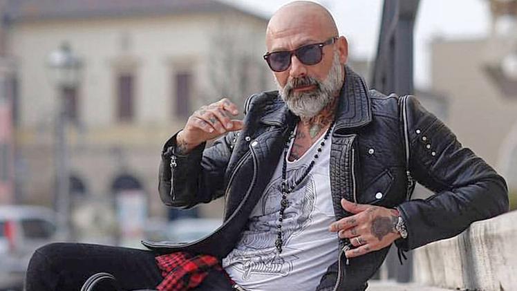 Davide Vanti Il tatuatore  è stato stroncato da un aneurisma a 55 anni