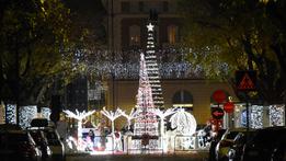 Piazza Garibaldi Ieri sera accese le luminarie in centro DIENNEFOTO