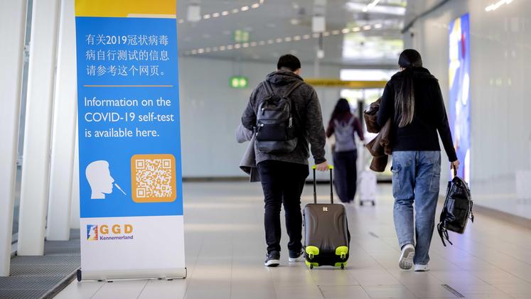 Tamponi per i passeggeri provenienti dalla Cina