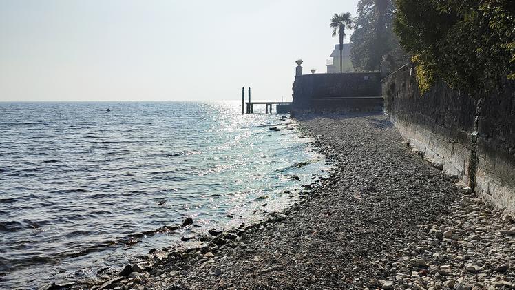 Il lago di Garda già a febbraio soffre per la mancanza di acqua 