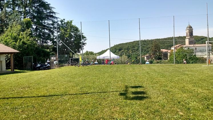 Il campo da calcio di Montecchio gestito dai volontari di Piro ma cogno