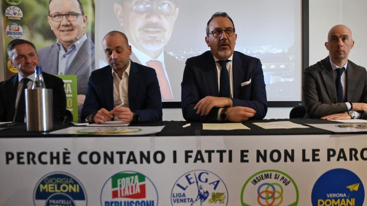 La presentazione del candidato Roberto Dall’Oca, sindaco uscente, sostenuto da cinque liste FOTO PECORA