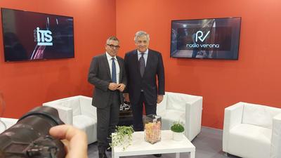 Tajani con il direttore de L'Arena Mamoli